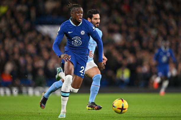 坚守与退役 坚守与退役