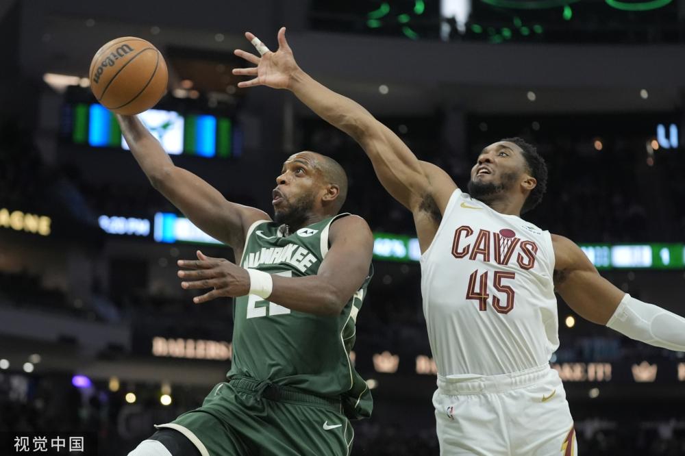 们在困难时 们在困难时